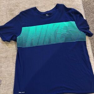 Nike Men's Navy and Teal Striped Tee